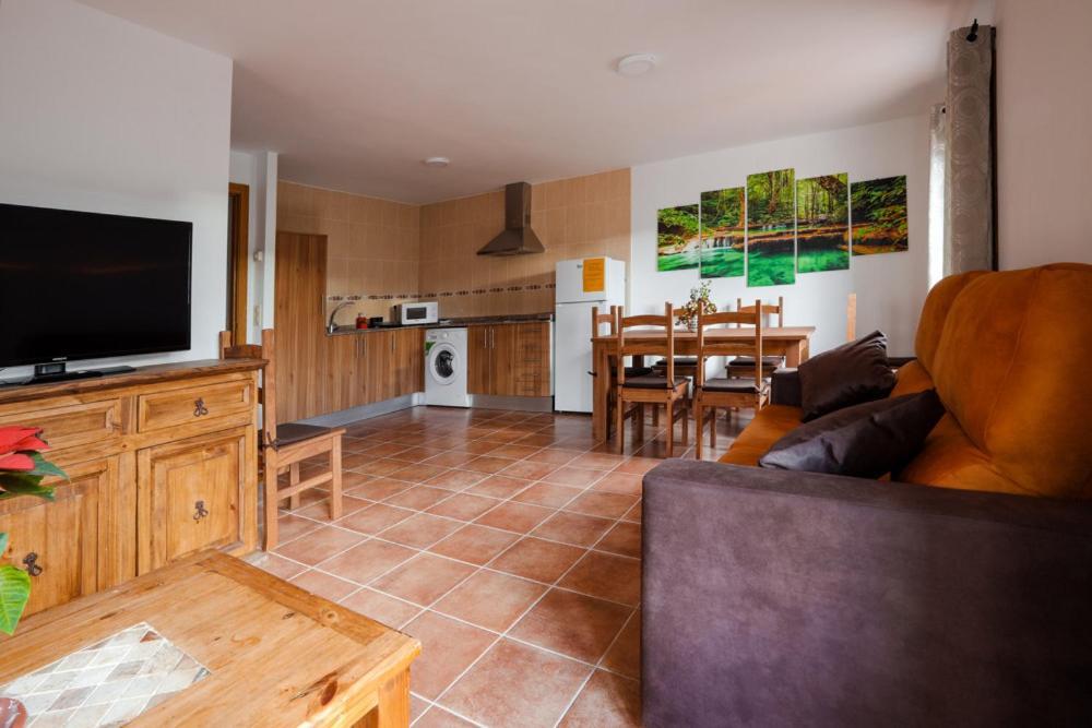 Linares de Mora Hostal Antiguo Hospital מראה חיצוני תמונה