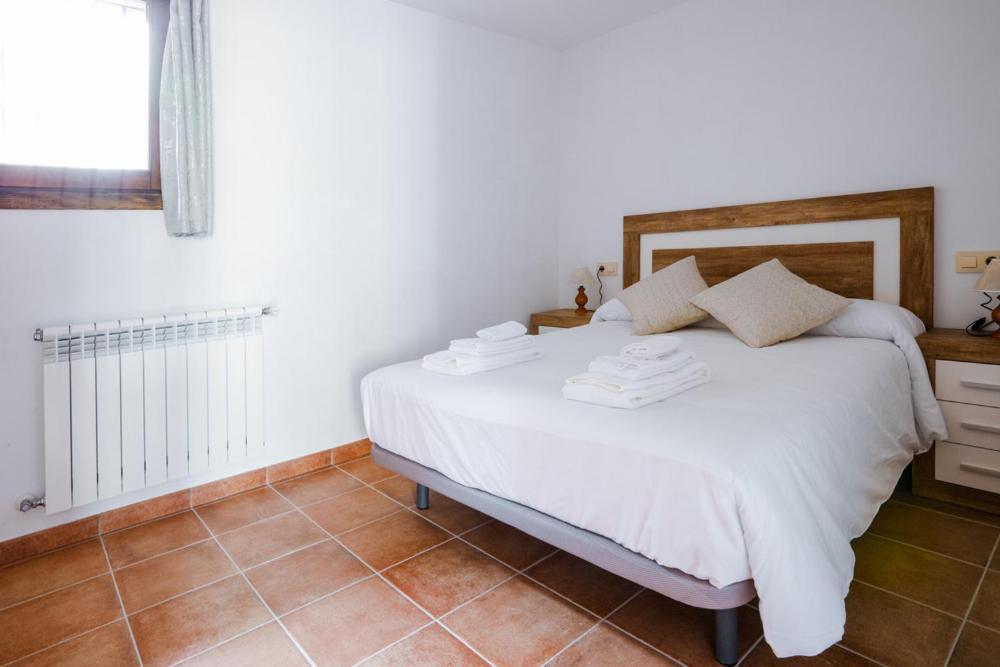Linares de Mora Hostal Antiguo Hospital מראה חיצוני תמונה