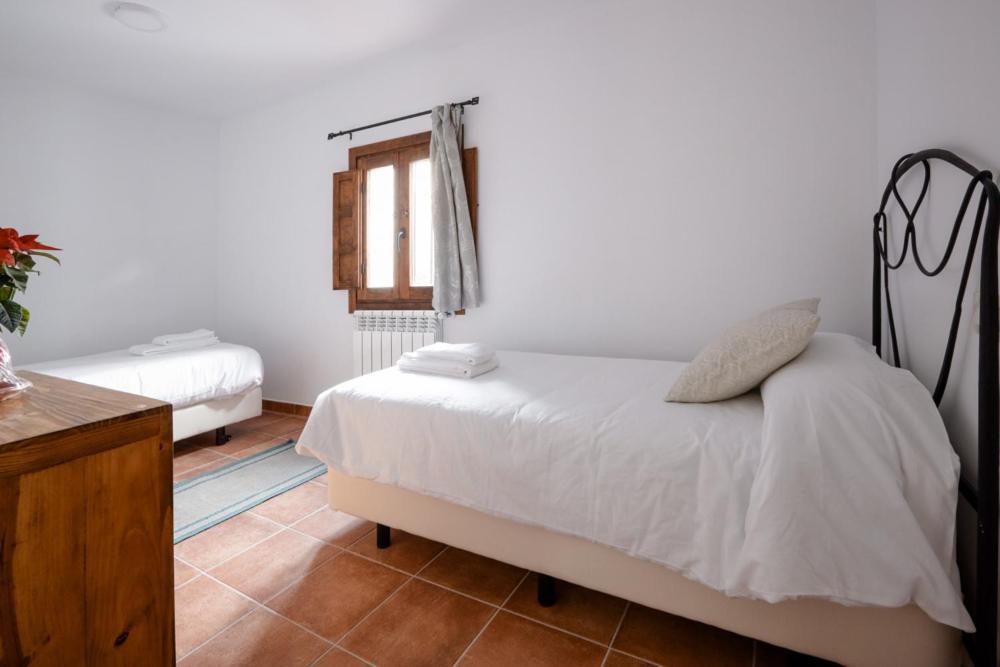 Linares de Mora Hostal Antiguo Hospital מראה חיצוני תמונה