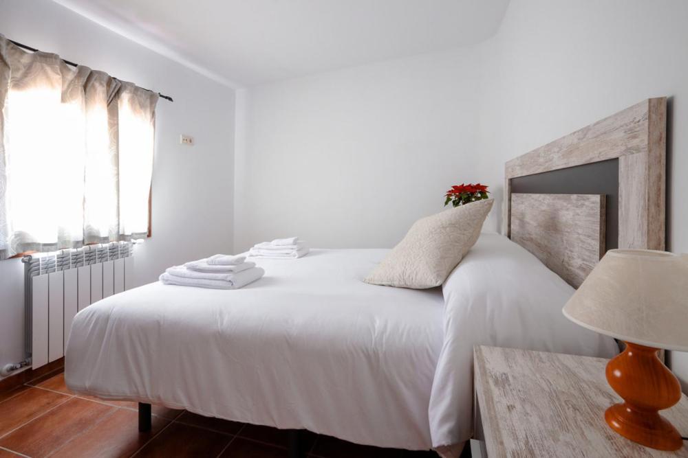 Linares de Mora Hostal Antiguo Hospital מראה חיצוני תמונה