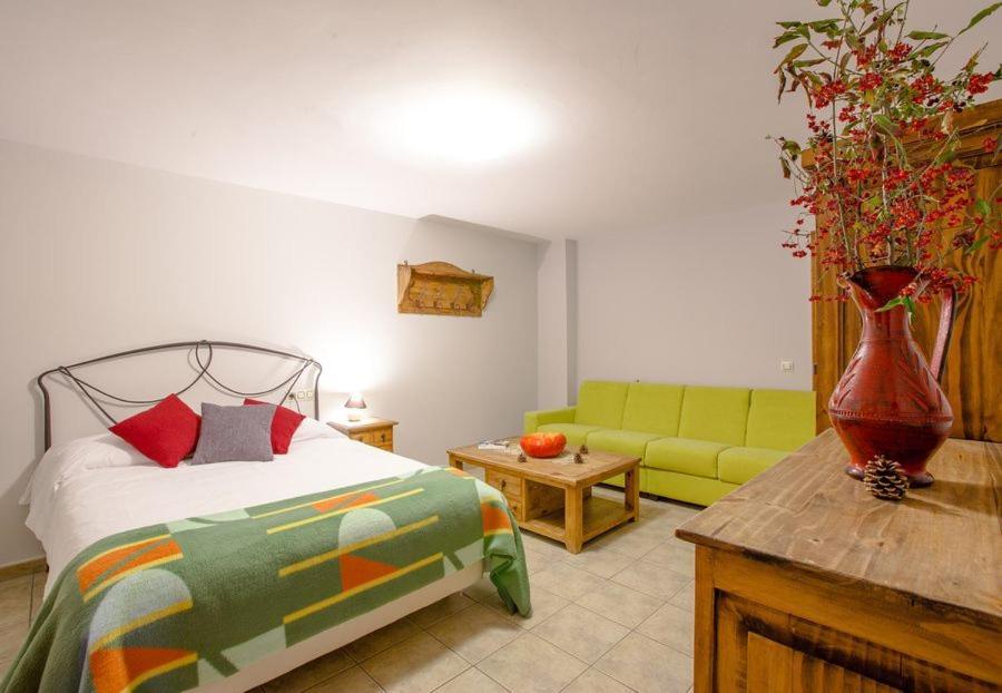 Linares de Mora Hostal Antiguo Hospital מראה חיצוני תמונה