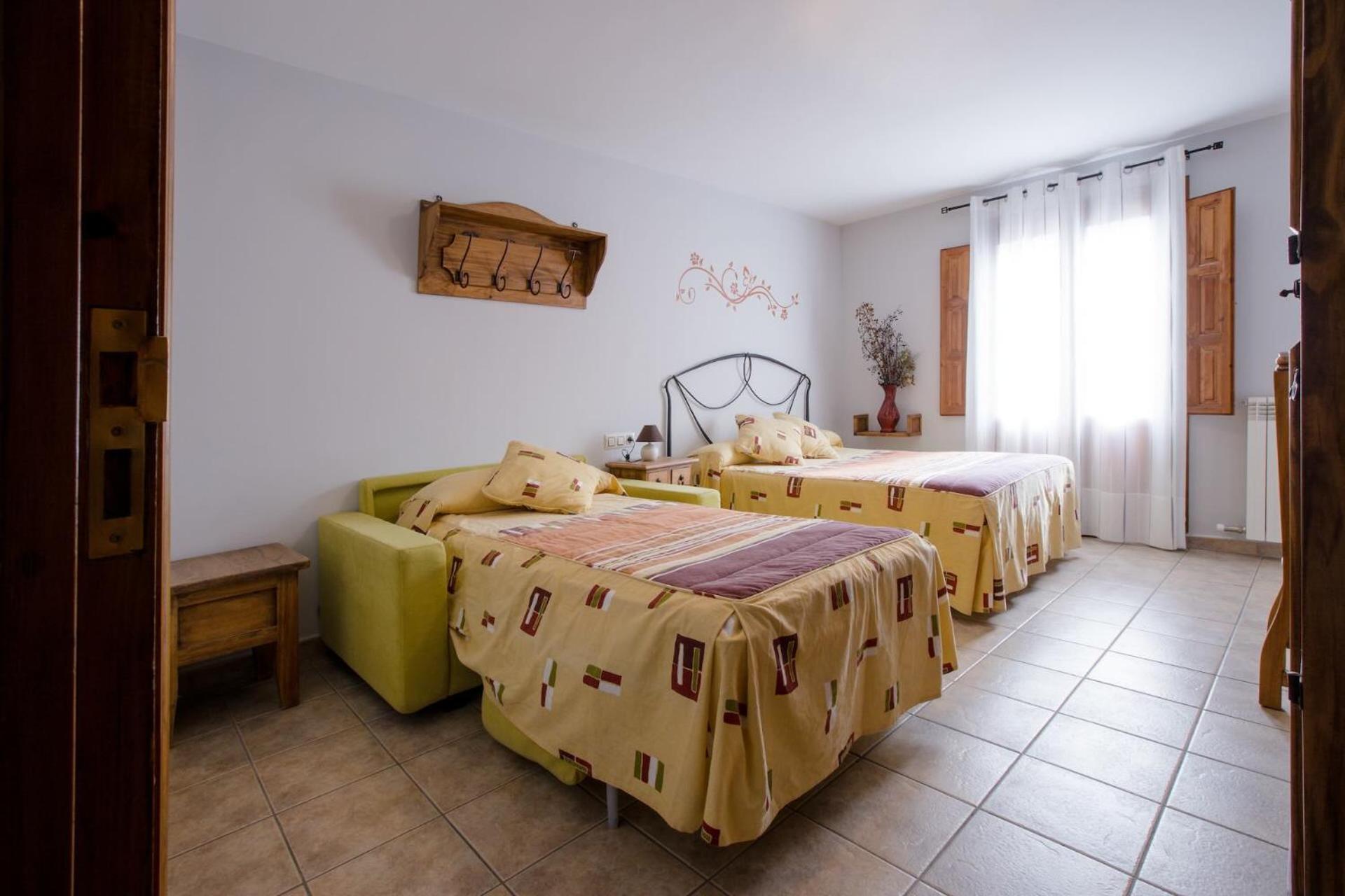 Linares de Mora Hostal Antiguo Hospital מראה חיצוני תמונה