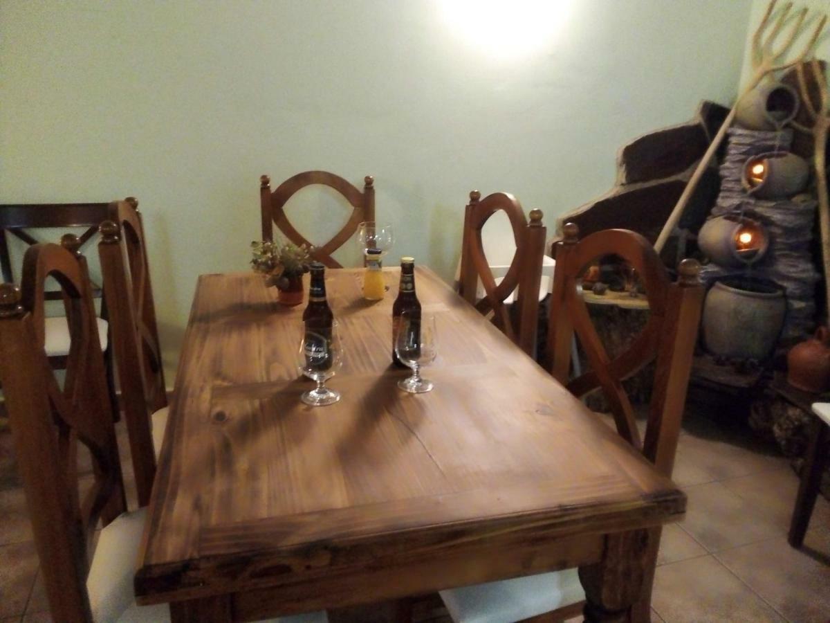 Linares de Mora Hostal Antiguo Hospital מראה חיצוני תמונה