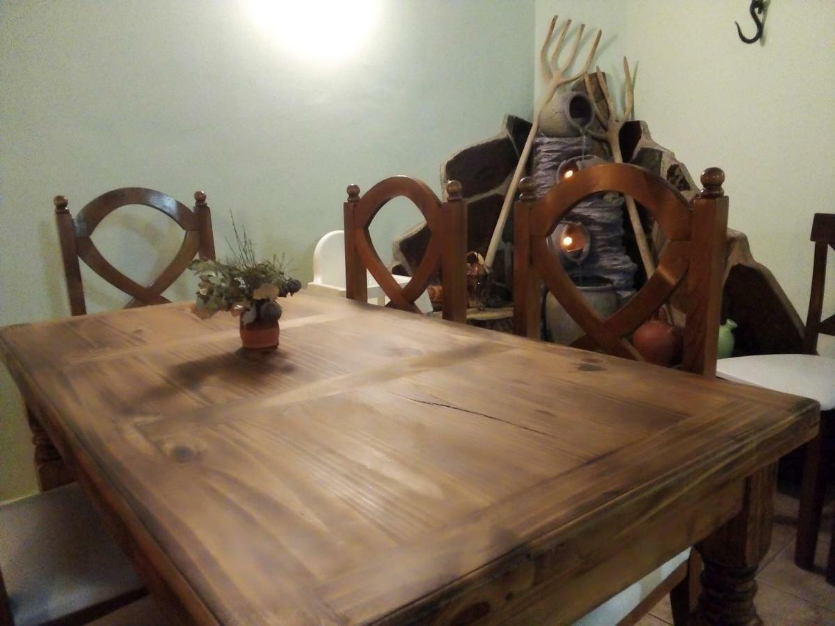 Linares de Mora Hostal Antiguo Hospital מראה חיצוני תמונה