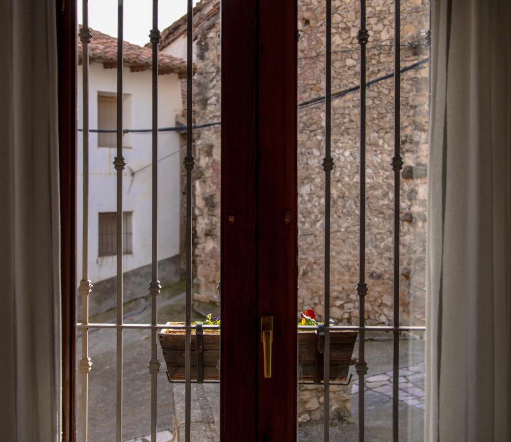 Linares de Mora Hostal Antiguo Hospital מראה חיצוני תמונה